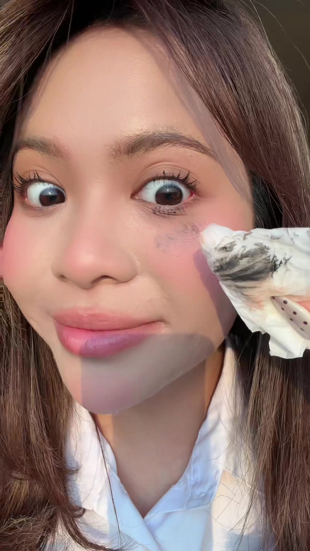 TikTok post by @sseesaws for Dazzle Me Indonesia. Caption reads: [...] #mascaratubing #dazzleme #mascara @DAZZLE ME....