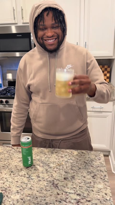 Instagram post by @princessdimccrearyy for Huel. Caption reads: #huelpartner #ad Trying the viral [...].