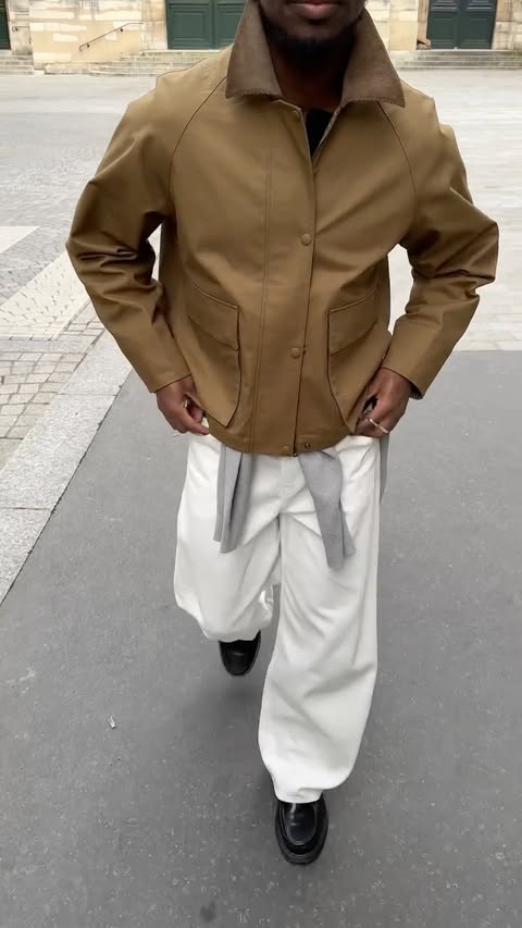 Instagram post by an influencer for UNIQLO France. Caption reads: Work mode to weekend mood with @uniqlofr - comment....