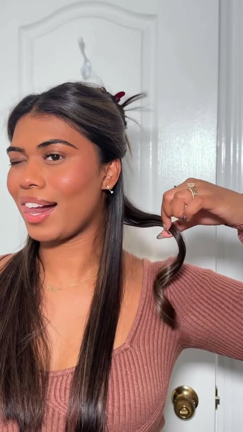 Instagram post by @_skintobeauty for T3 Micro. Caption reads: I know all girls can relate to that pile of hot....