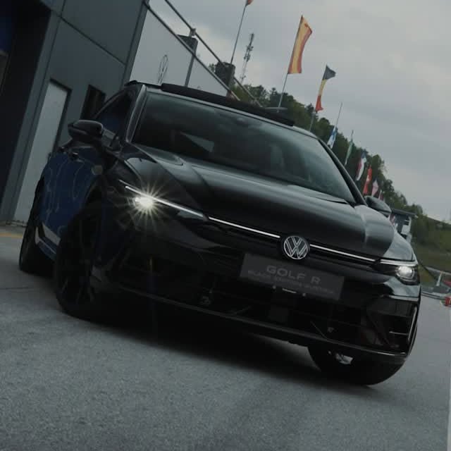 Instagram post by @nukivanlent for Volkswagen Österreich. Caption reads: Nicht Wolkswäjgn. Nicht Folxwägen. Volkswagen. Mit....