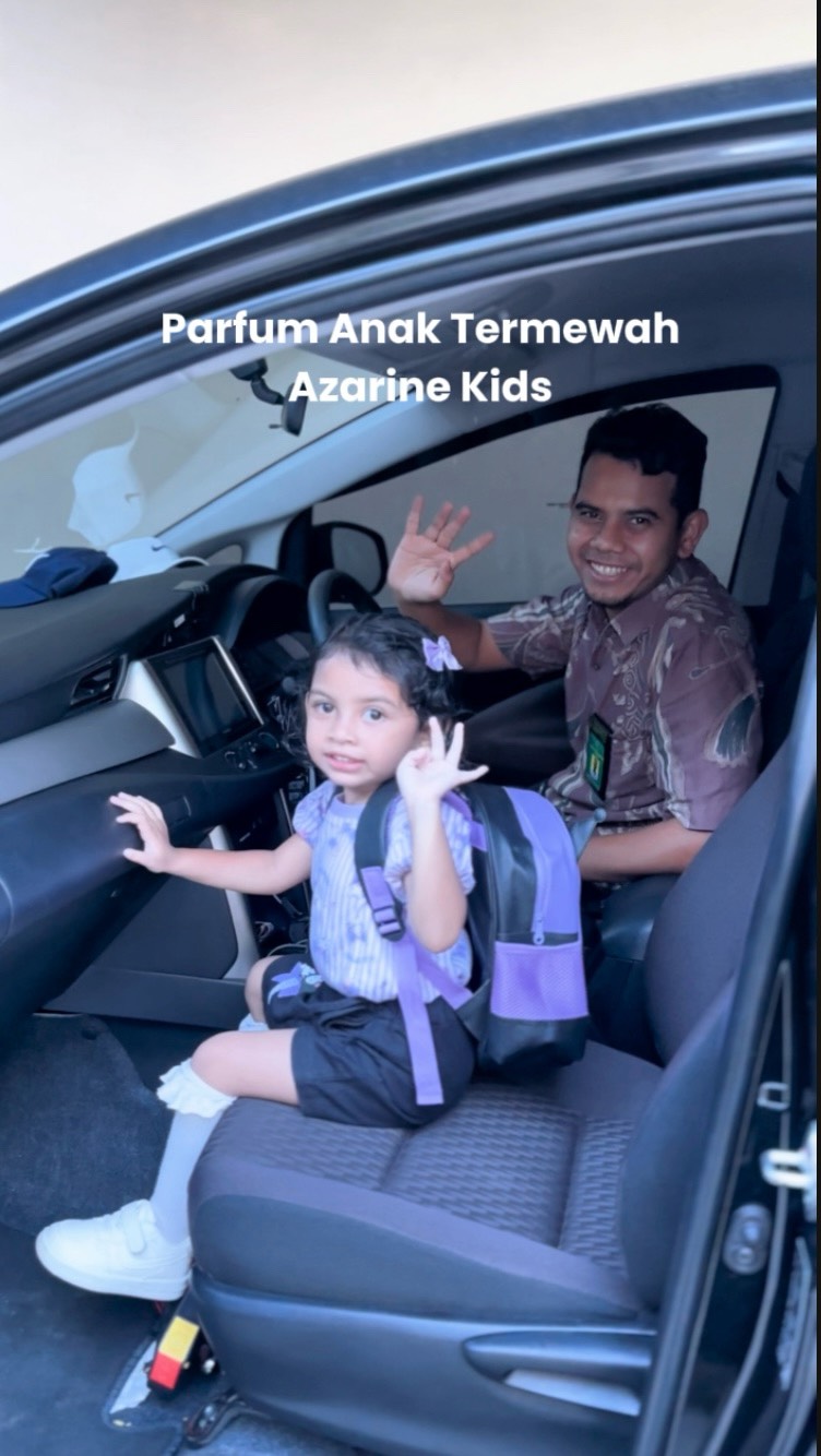 Instagram post by @laibashl for AZARINE KIDS. Caption reads: [...] sekolah tetap wangi? Parfum baru Azarine....