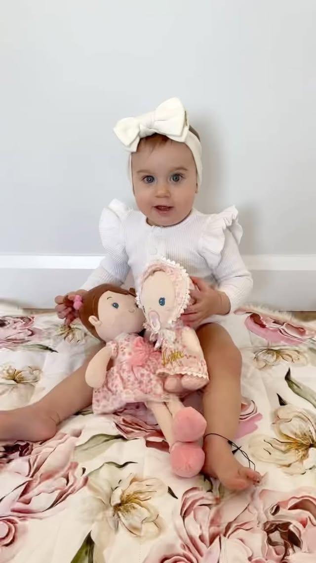 Instagram post by @mylittlelottie_ for Leyadoll. Caption reads: [...] life 😂♥️🍒 Big, little, littlest 🥰....