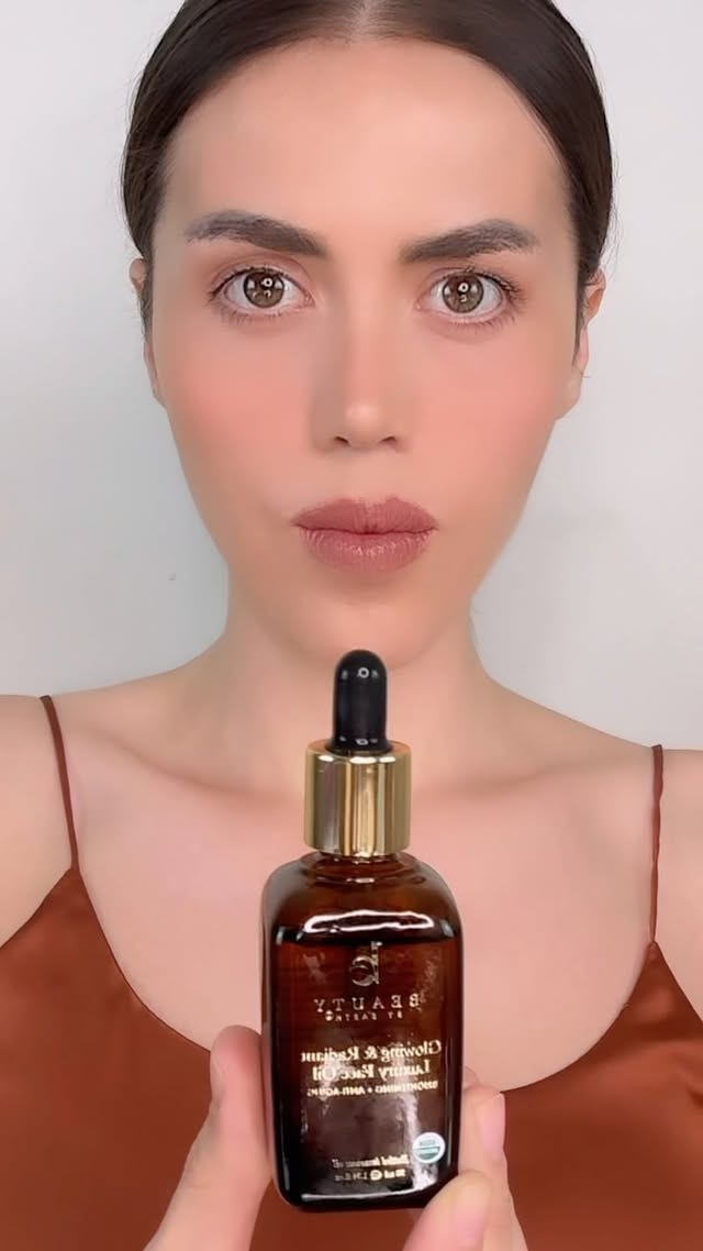 Instagram post by @esraurn for Beauty By Earth. Caption reads: @beautybyearth love your skin.