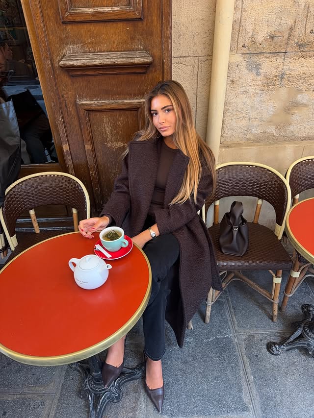 Instagram post by @margotsustrac for New Yorker. Caption reads: [...] the 30th, 70% on selected items in all....