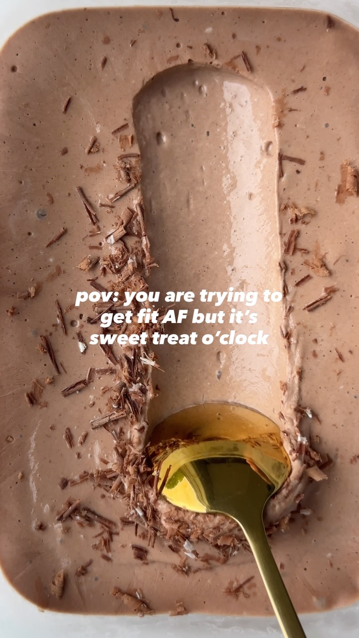 Instagram post by @fleekyfoods for Simple Mills. Caption reads: Chocolate Protein Cheesecake (high-protein and....