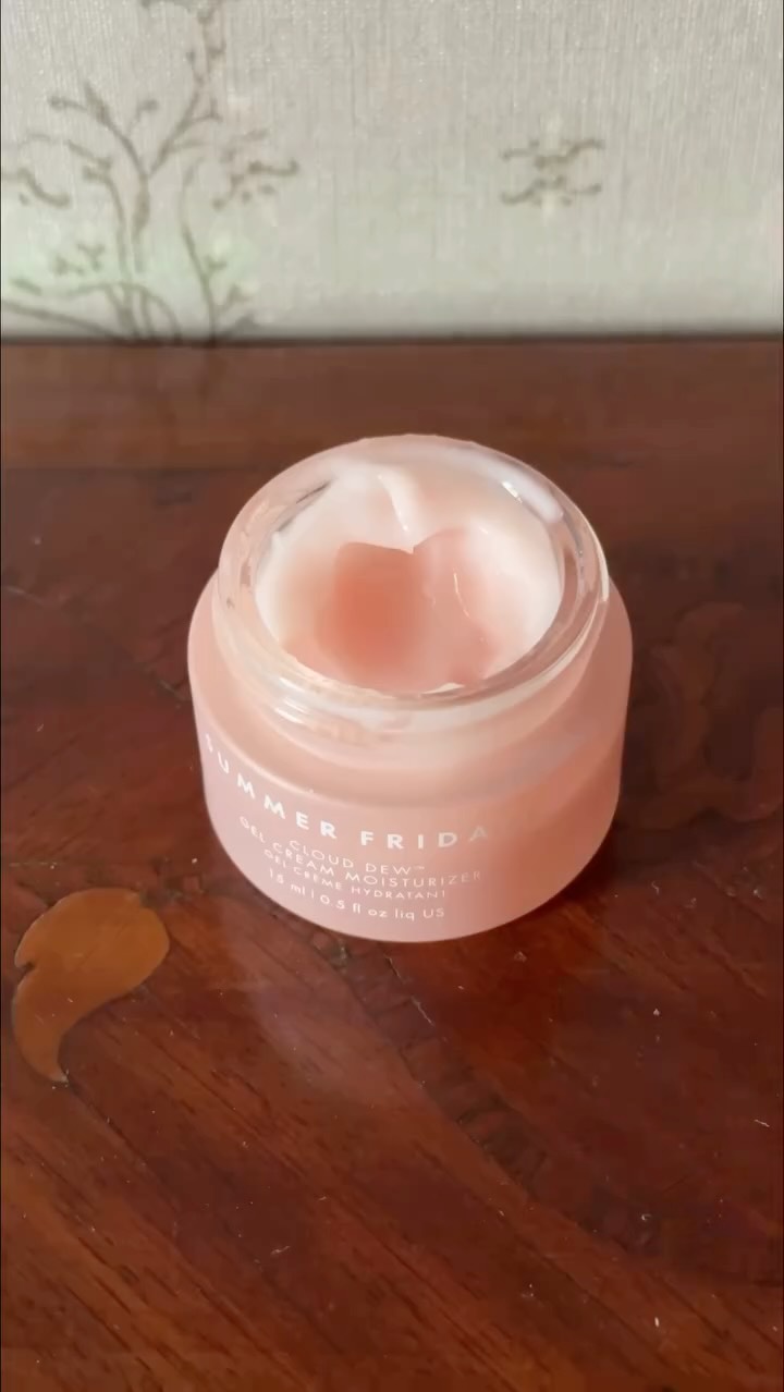 Instagram post by @briidgetbrown for Summer Fridays. Caption reads: how to give the perfect gift this holiday season:....