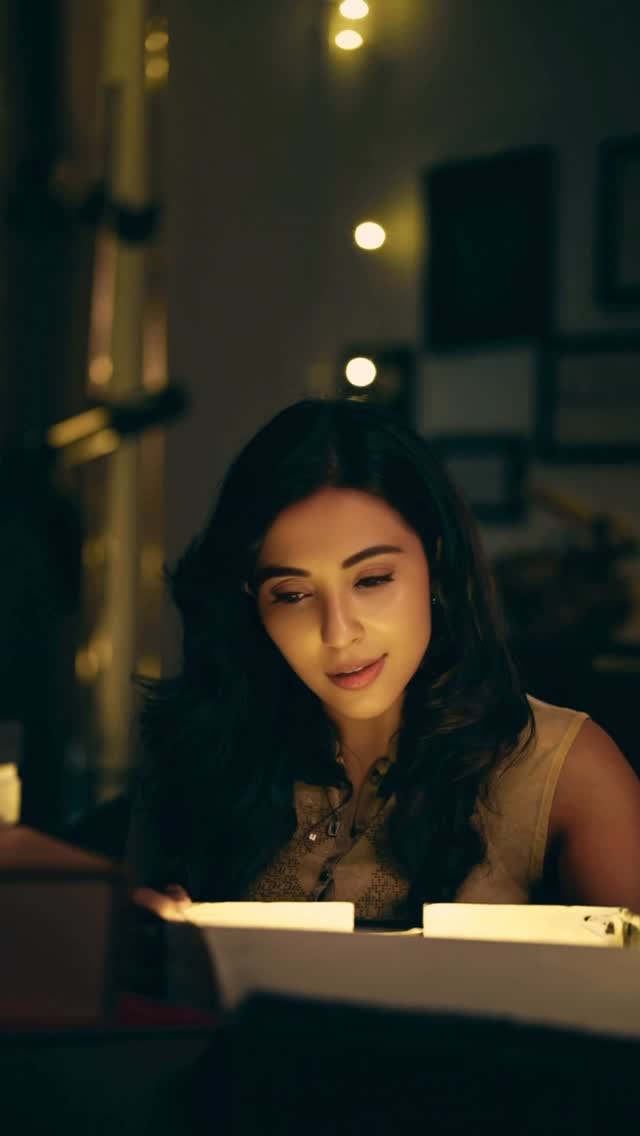 Instagram post by @paro_nair for Portronics. Caption reads: Same old meethai / chocolate dabbas are so....