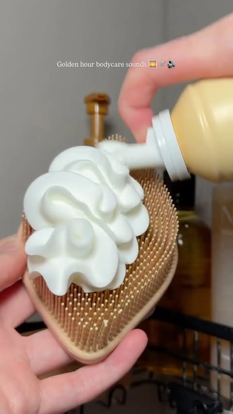 Instagram post by @youglowgrrl for NEOM. Caption reads: [...] Plastic Alternative Disposable Razor*....
