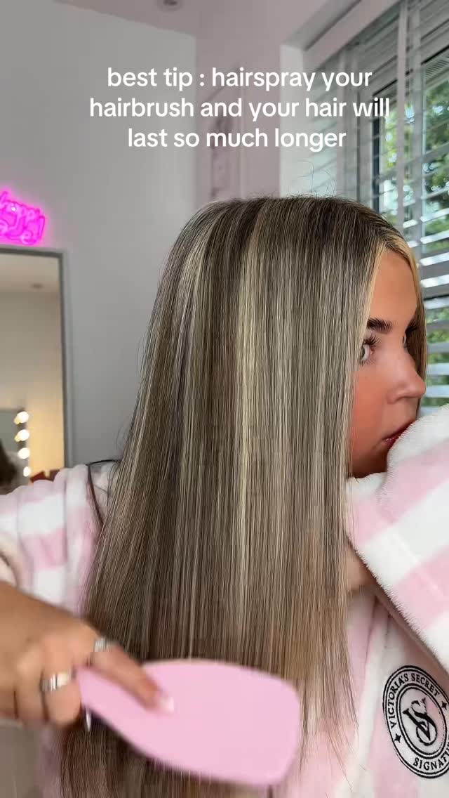 Instagram post by @makeupizzyy for Tangle Teezer. Caption reads: best girly tip ever 🎀 using my favourite....