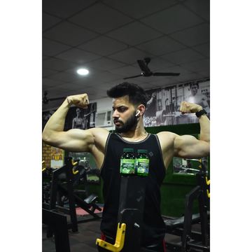 Instagram post by @nirmalkesar for Himalayan Organics. Caption reads: Here is a little insight into the home grown....