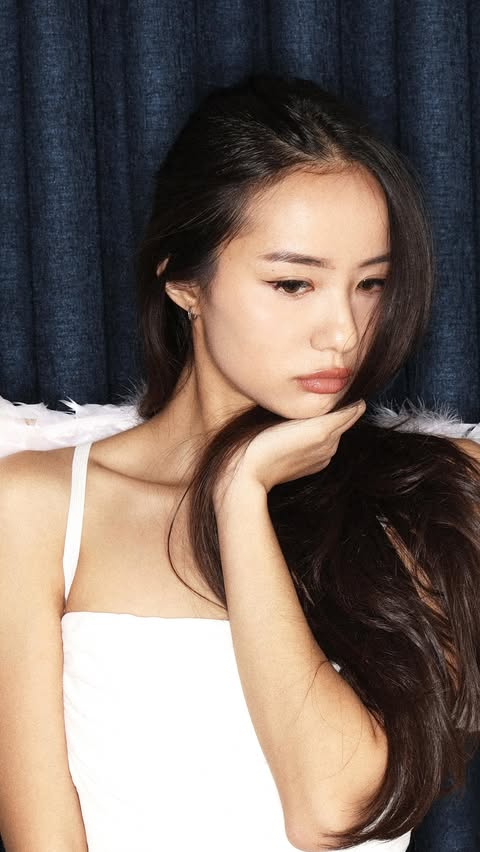 Instagram post by @jennynguyyenn for FreePrints. Caption reads: [...] when they’re printed ⋆˚࿔ Check out....