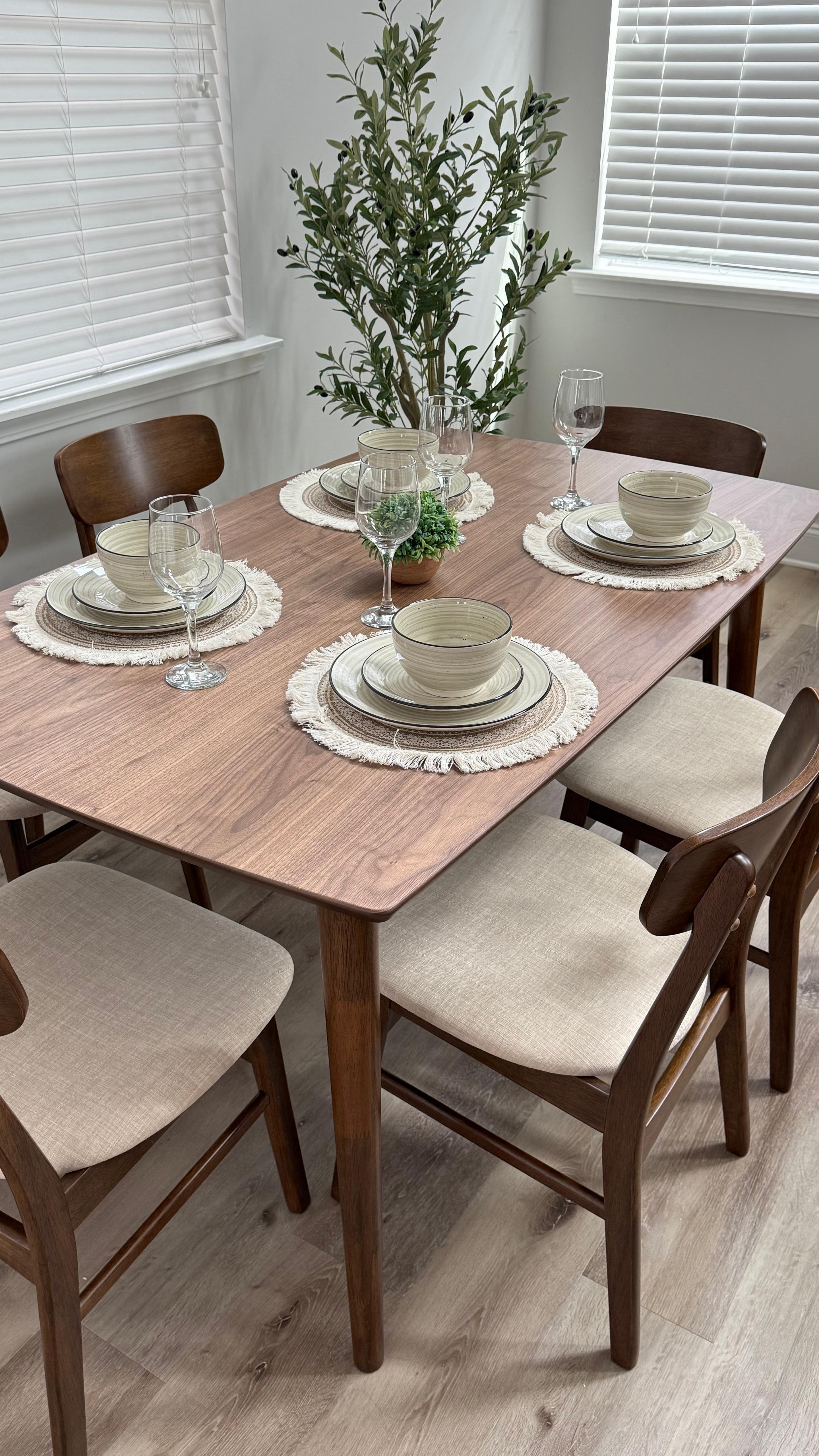 Instagram post by @dilamiraco for Best Choice Products. Caption reads: A cozy dining space makes every meal feel special,....