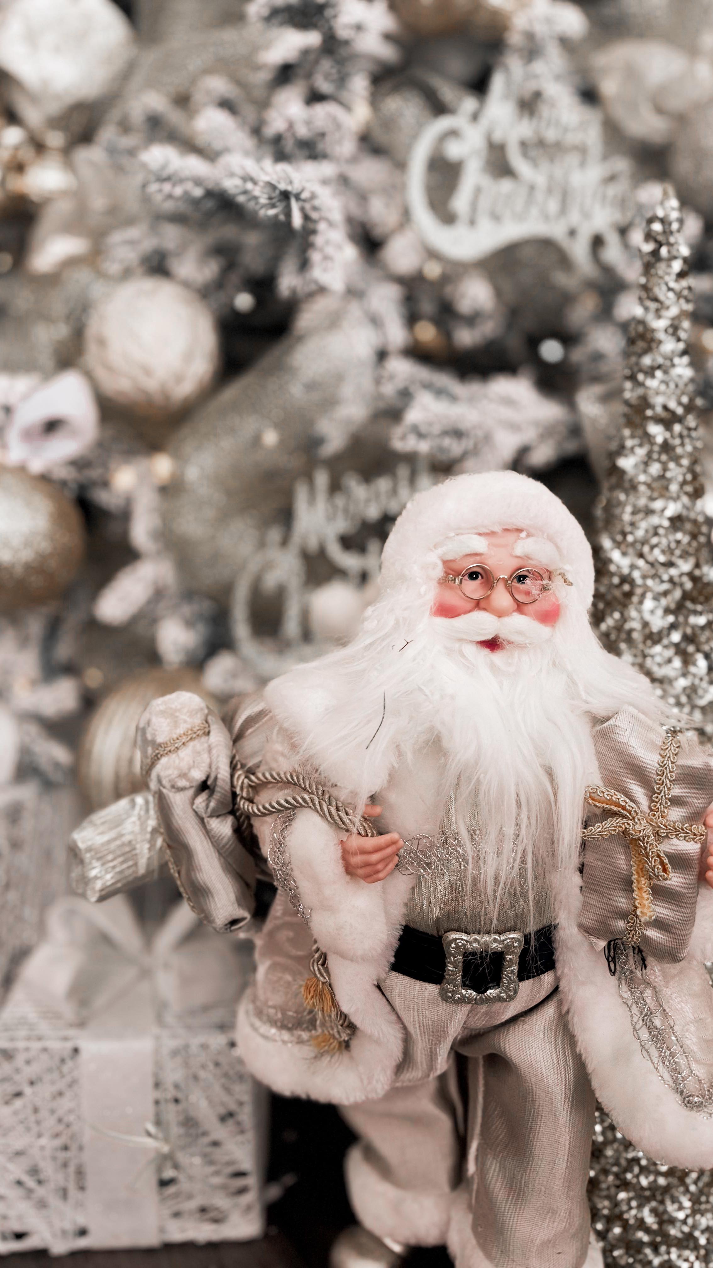 Instagram post by @liferachel8 for King of Christmas. Caption reads: 🎄 Christmas is coming 🎄

Take advantage of all....