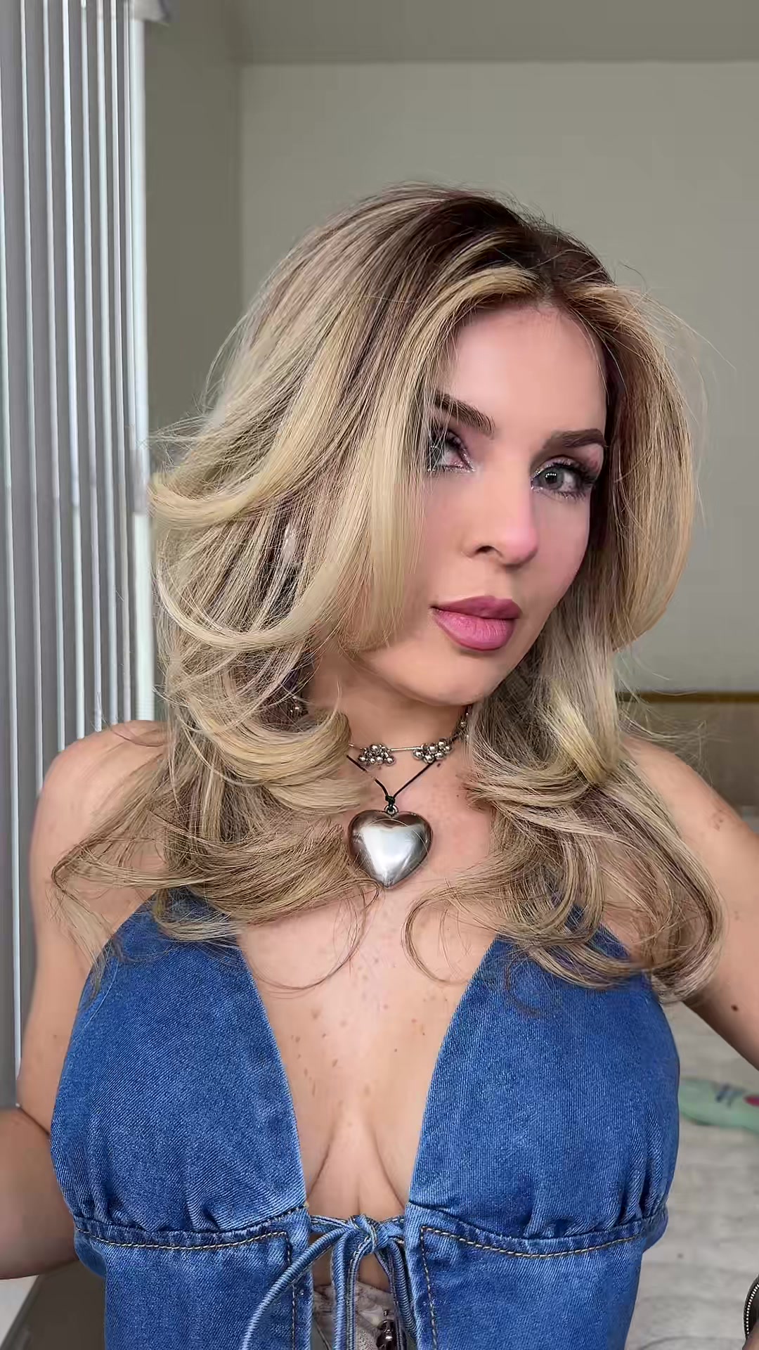 TikTok post by @karlasierramakeup for Color Wow Hair. Caption reads: Xtra volumes con @Color Wow Hair .