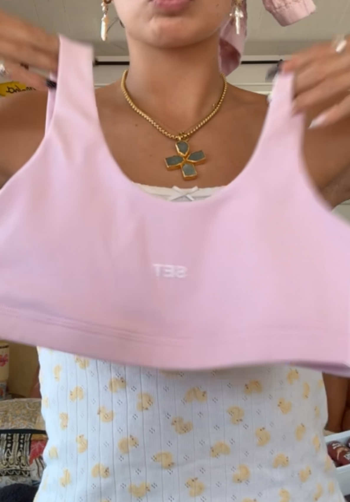 TikTok post by @lolo.summer for SET ACTIVE. Caption reads: [...] or unboxings like this!! In order:....