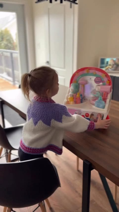 Instagram post by @_tarapaquette for Battat toys. Caption reads: [...] and I’ll send it to you 🤍 #gifted....