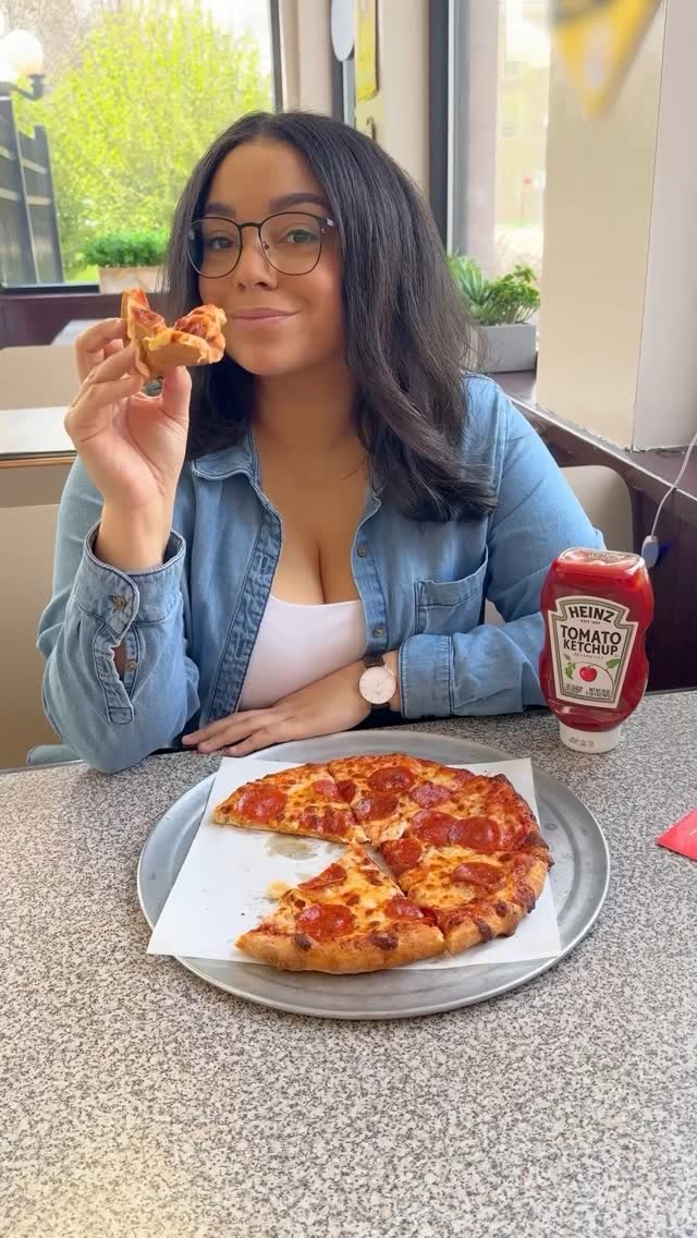 Instagram post by @actually_ashly for Heinz. Caption reads: Come check out this @HeinzVerified spot in....