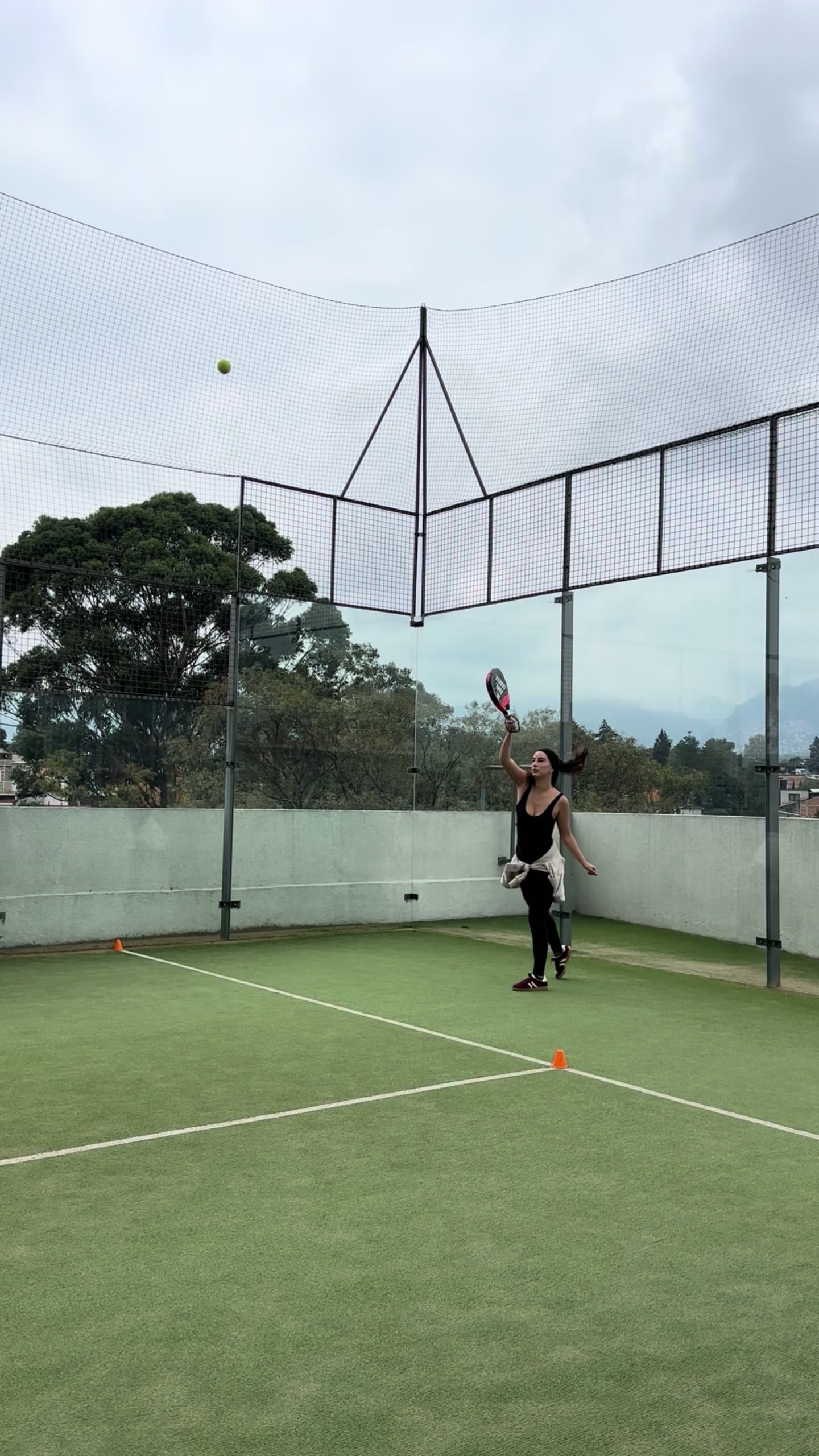 TikTok post by @valeriafloriancas for ALDO Shoes. Caption reads: [...] probar algo nuevo, esta colección de @ALDO....