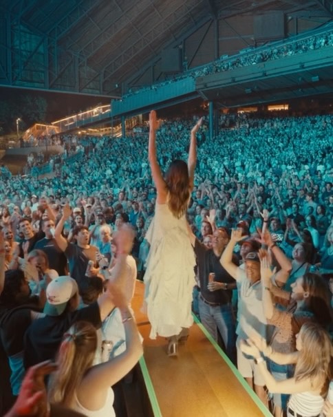 Instagram post by @jackiemiclau for Free People. Caption reads: @mtjoyband live from Philly & another day in Free....