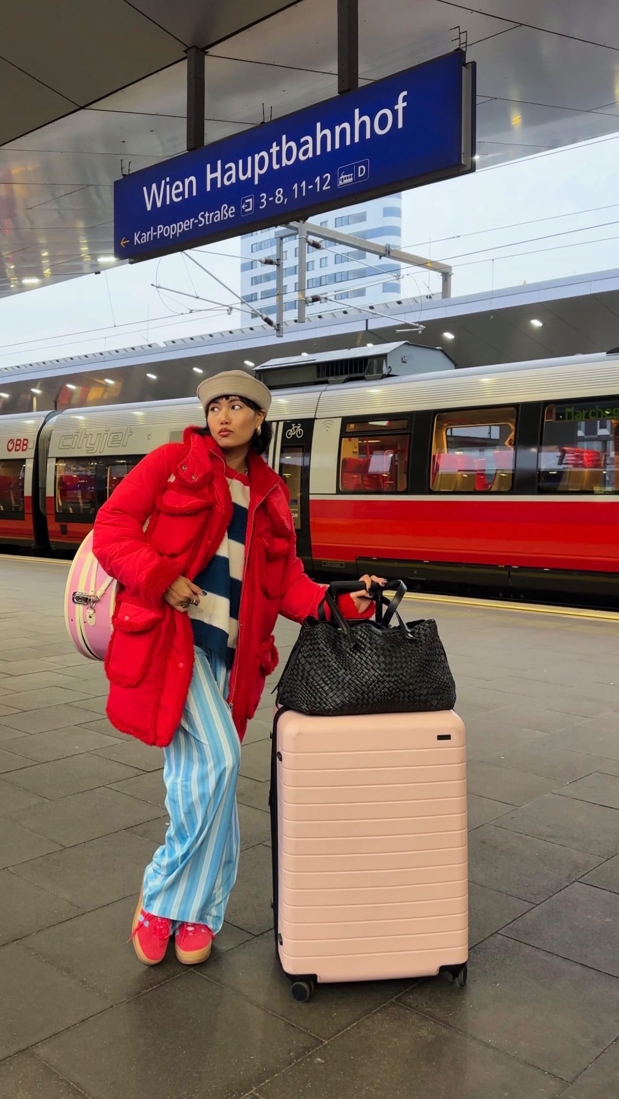 Instagram post by @nanphanitajacob for Holafly. Caption reads: Holiday trip coming up? Here’s the travel mistake....