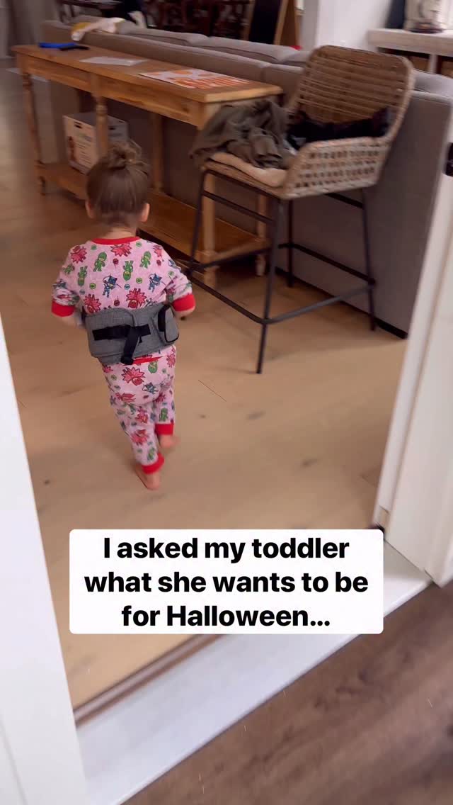 Instagram post by @eatplaysay for Tushbaby. Caption reads: 😍Type “TUSH” for my exclusive discount link to....