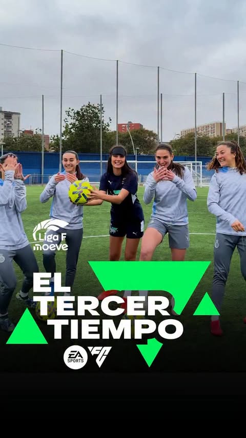 Instagram post by @rcdefemeni for EA SPORTS. Caption reads: [...] la foto challenge 🤳 #ElTercerTiempo....