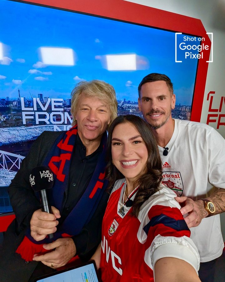 Instagram post by @jjaliadiere for Google Pixel. Caption reads: A legendary Live From N5 selfie 🤩⁣
⁣
Shot on....