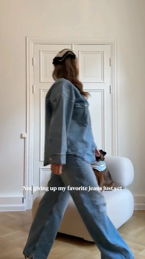 Instagram post by @juliatoivola for Kappahl. Caption reads: Mainos @kappahl 
Love my jeans, not ready to give....