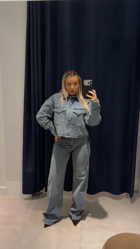 Instagram post by @torriwebster for Steve Madden. Caption reads: Merry #TORMAS... one of you is coming shopping....