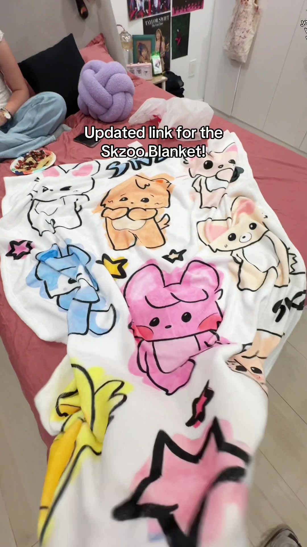 TikTok post by @thestylishmommy for Stray Kids. Caption reads: Updated link for the Stray Kids Skzoo blanket!!!....