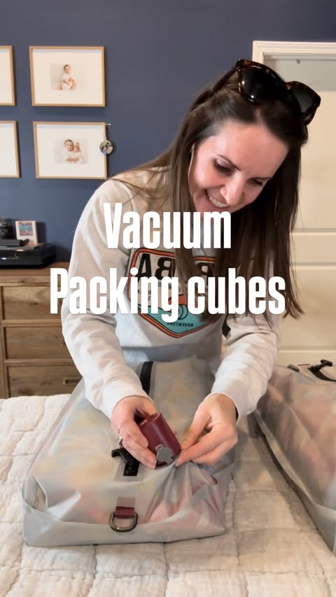 Instagram post by @valeriesmorol for Ekster. Caption reads: I’m telling myself this also makes my bag weigh....