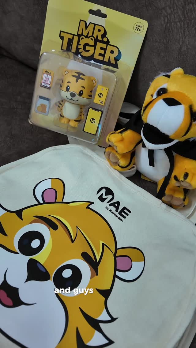 Instagram post by @syazananh for Malayan Banking Berhad (Maybank). Caption reads: Unboxing something you’ll never expect from....