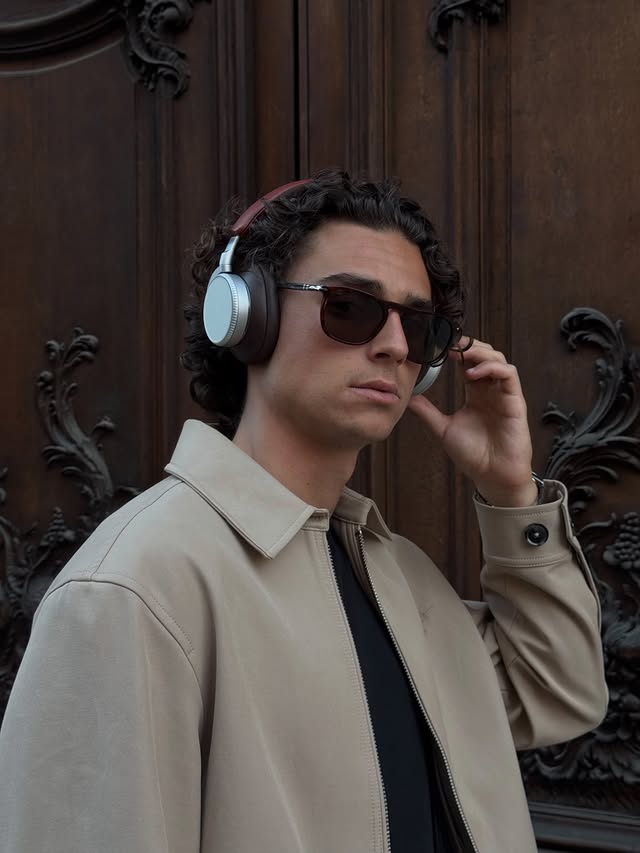 Instagram post by @alexxsanchz for Bang & Olufsen. Caption reads: Anzeige | Music as an accessory @bangolufsen....