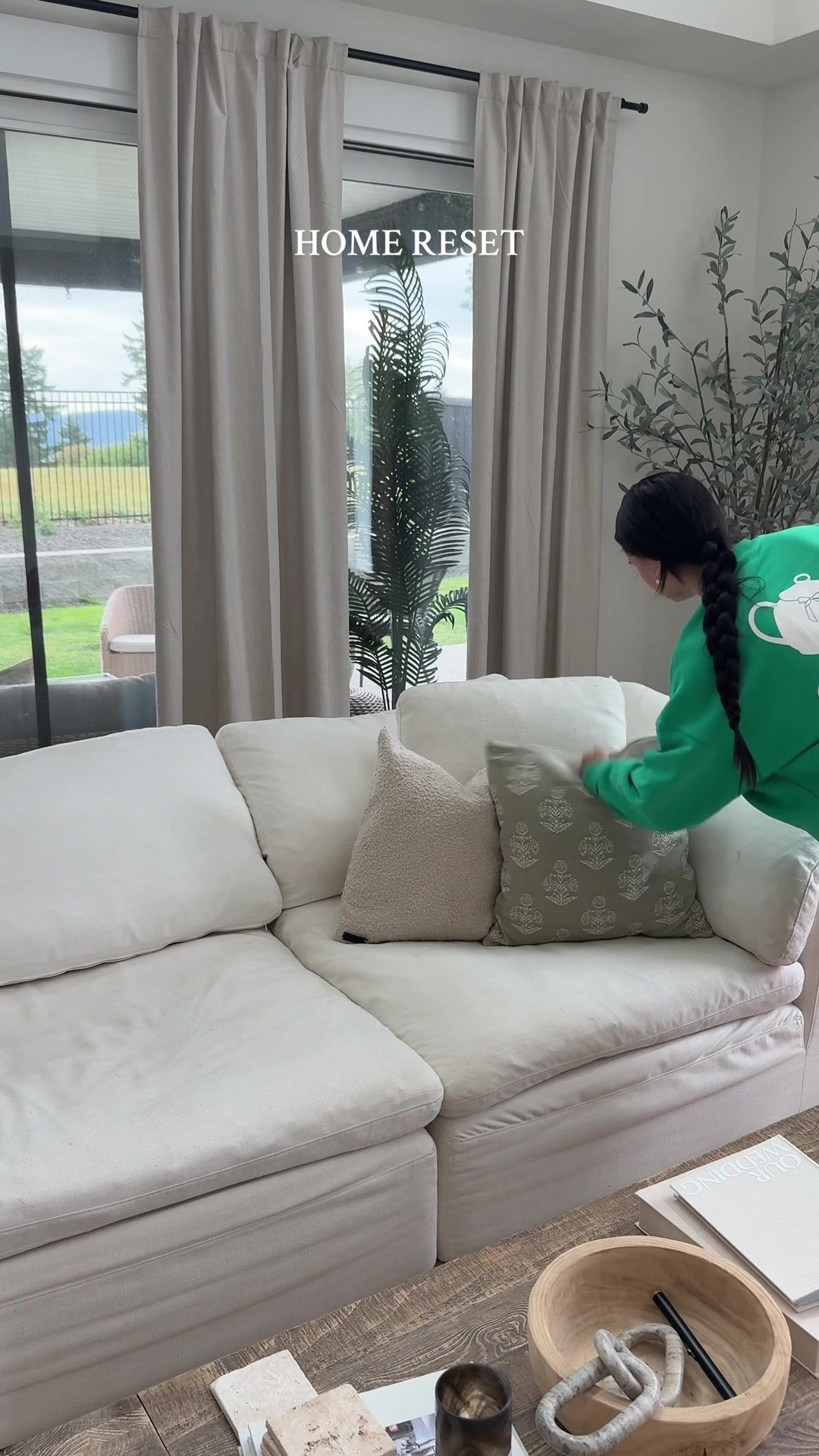 TikTok post by @kaelimaee for STEMforBugs. Caption reads: #STEMPartner love a good asmr home reset👏🏻🫧🧺....