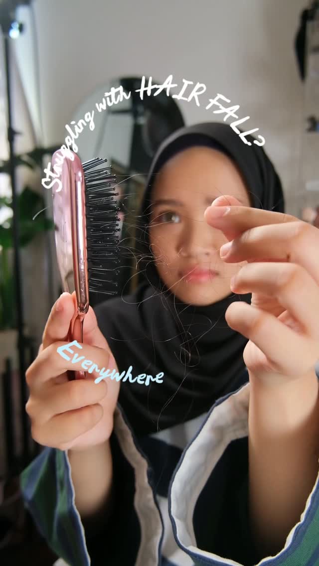 Instagram post by @yasmeennrazak for Clear Scalp & Hair. Caption reads: Tried the new CLEAR Range and wow. It fights hair....
