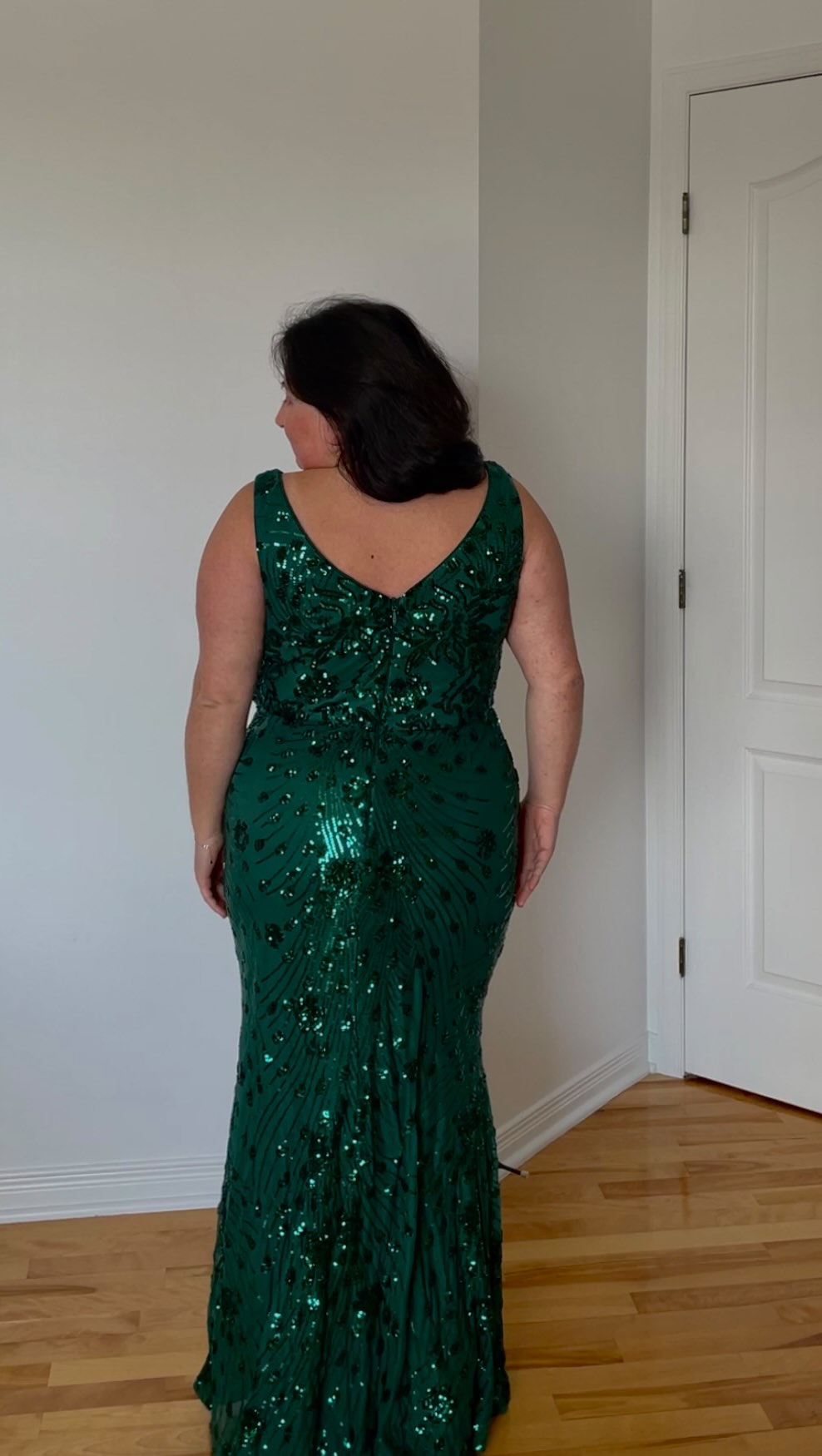 Instagram post by @daysof.ella for Ever-Pretty. Caption reads: Feeling the prettiest in my @everprettyofficial....