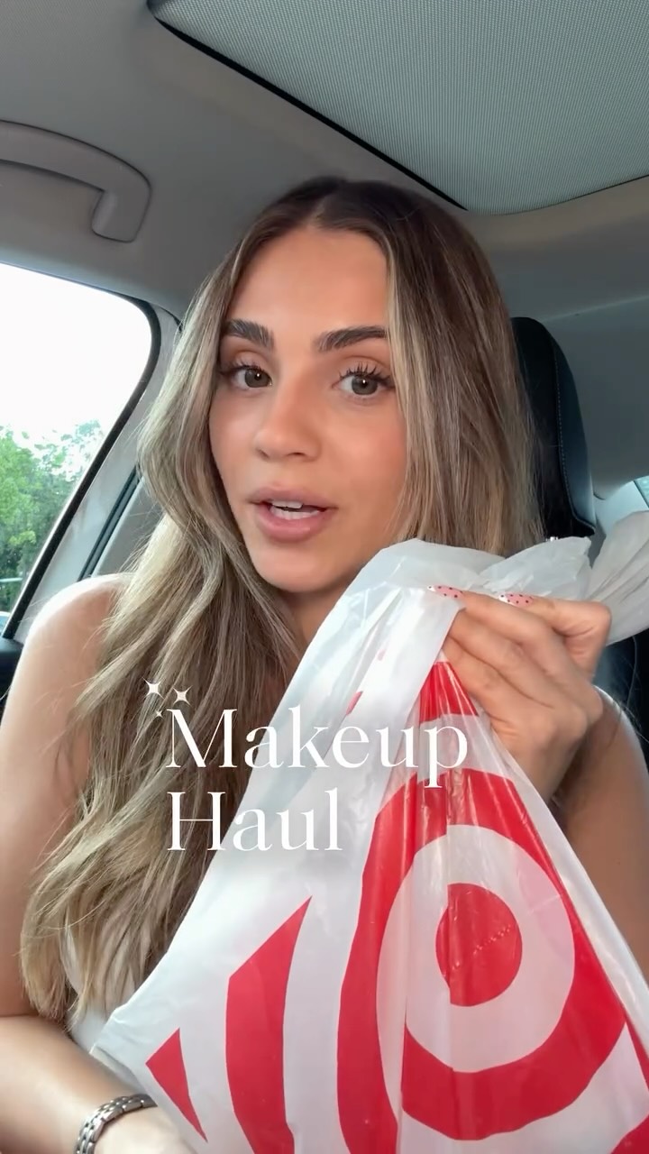Instagram post by @meliscifcili for MCoBeauty. Caption reads: Love a good makeup deal, send to a friend who....
