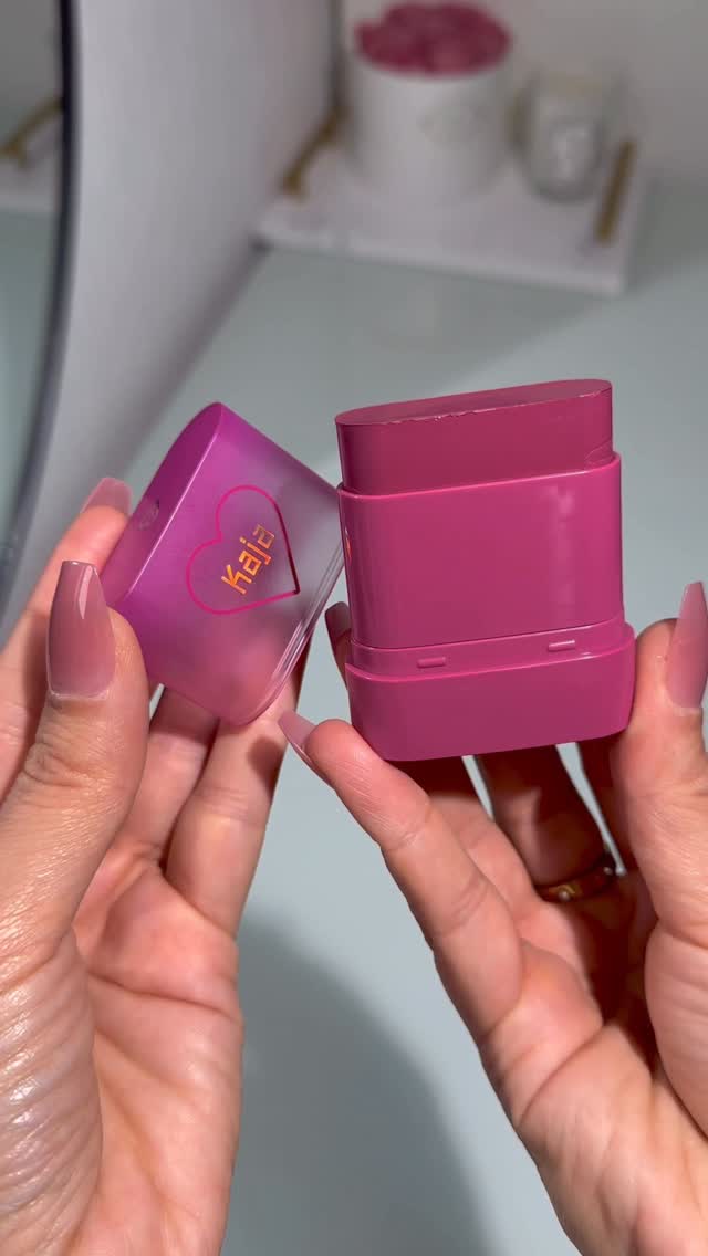 Instagram post by @anniiearif for Kaja Beauty. Caption reads: Kaja Dewy Bar – Shade Berry Sparkler 🍇 

A pop of....