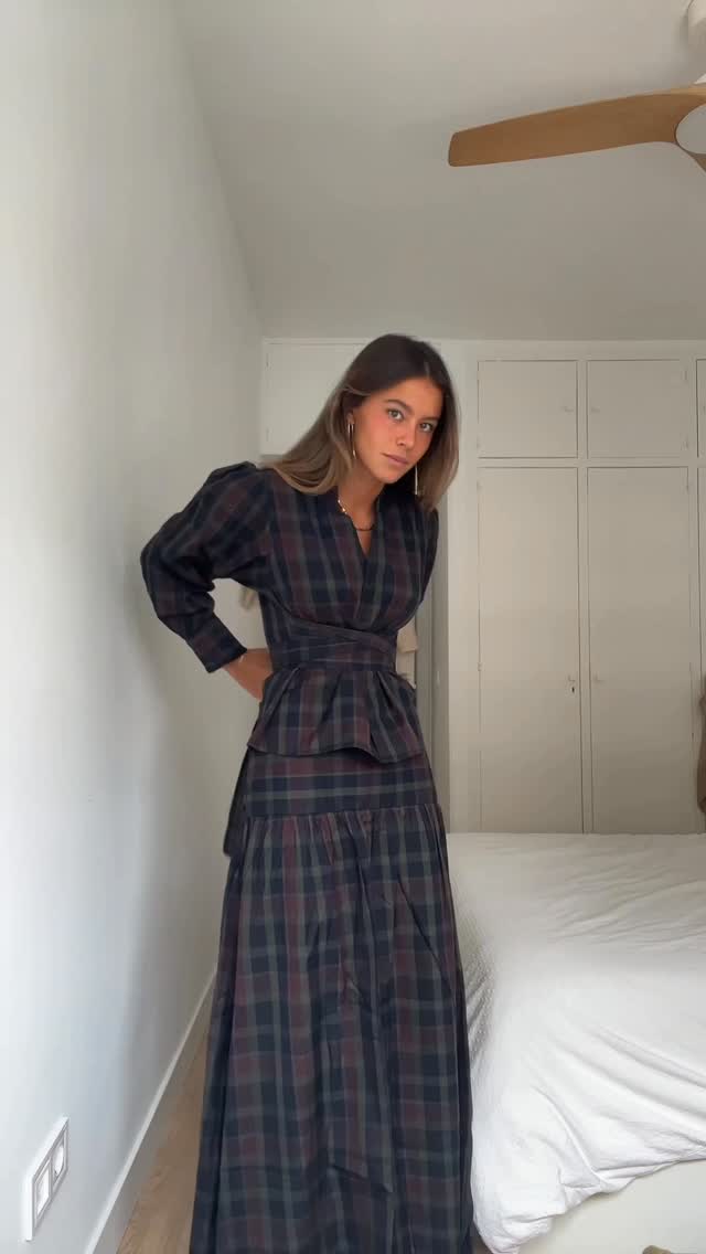 Instagram post by @martaugustin for THE-ARE. Caption reads: an autumn total look🍂🌰🤎
from @thearecom 
publi....