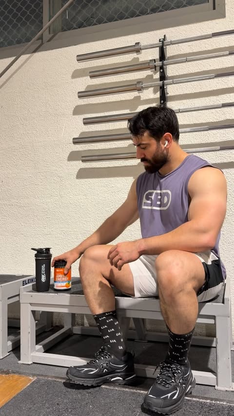 Instagram post by @strong.as.fulat for Optimum Nutrition. Caption reads: [...] kg / 446 lb Comp Bench - Week 3....