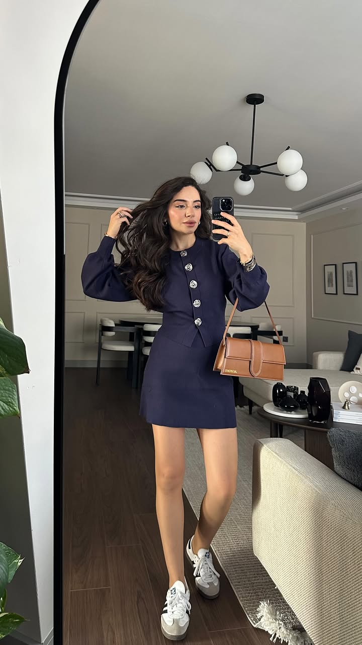 Instagram post by @ezgiholtt for ZARA. Caption reads: Kombinimi çook beğendim😍 Kodlarını aşağıya....