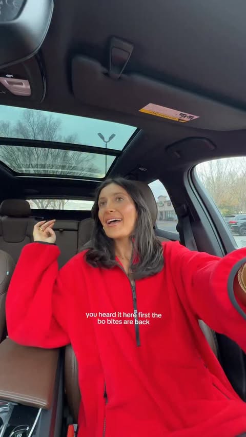 Instagram post by @sydneyhopeee for Bojangles. Caption reads: The iconic bo bites are back (why does @bojangles....