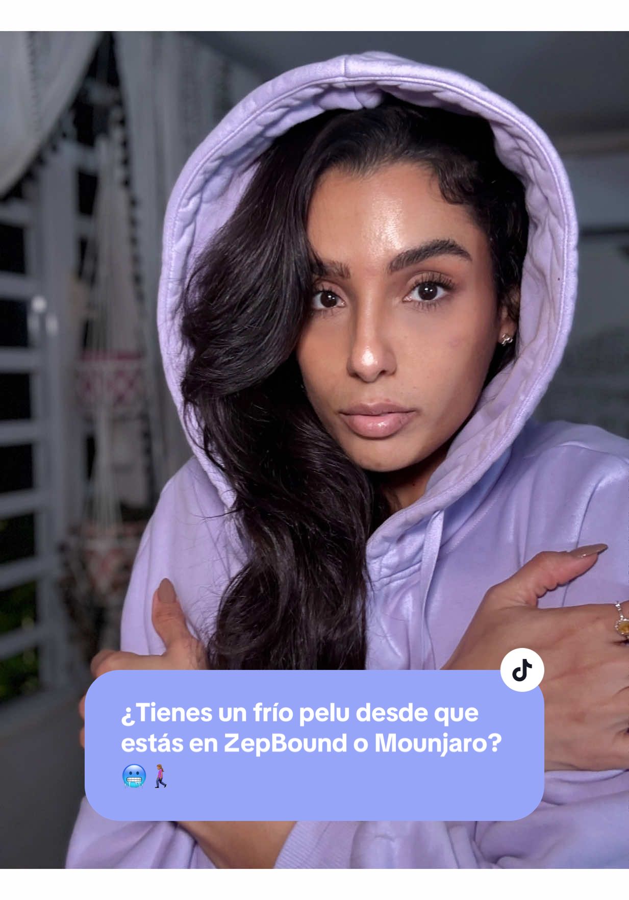 TikTok post by @shekymorena for POPFLEX Active. Caption reads: [...] El Zip Cloud Hoodie de @POPFLEX Active....
