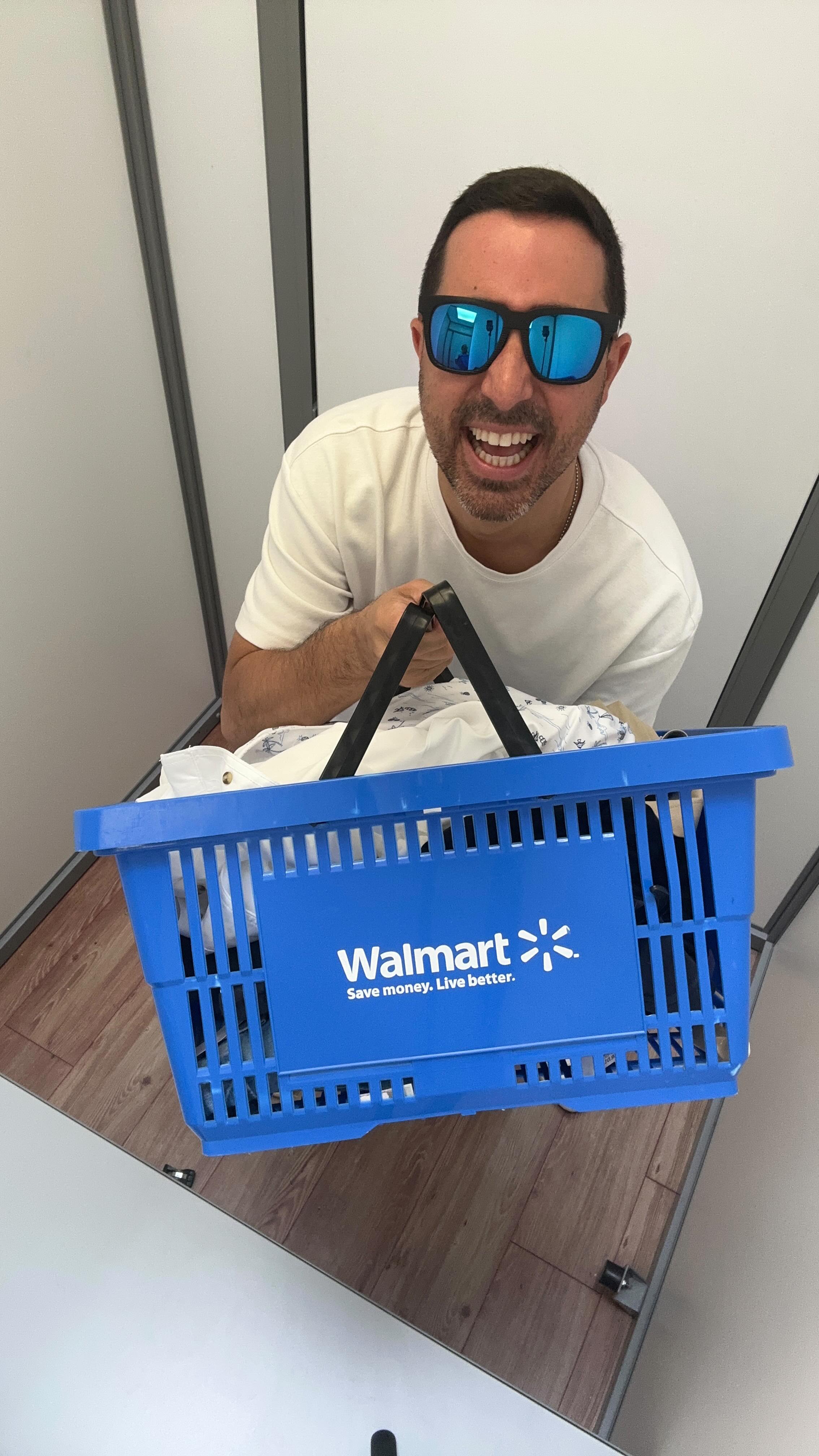 Instagram post by @alejandrogil7 for Walmart Puerto Rico. Caption reads: Este verano me van a ver con ropa nueva a cada....