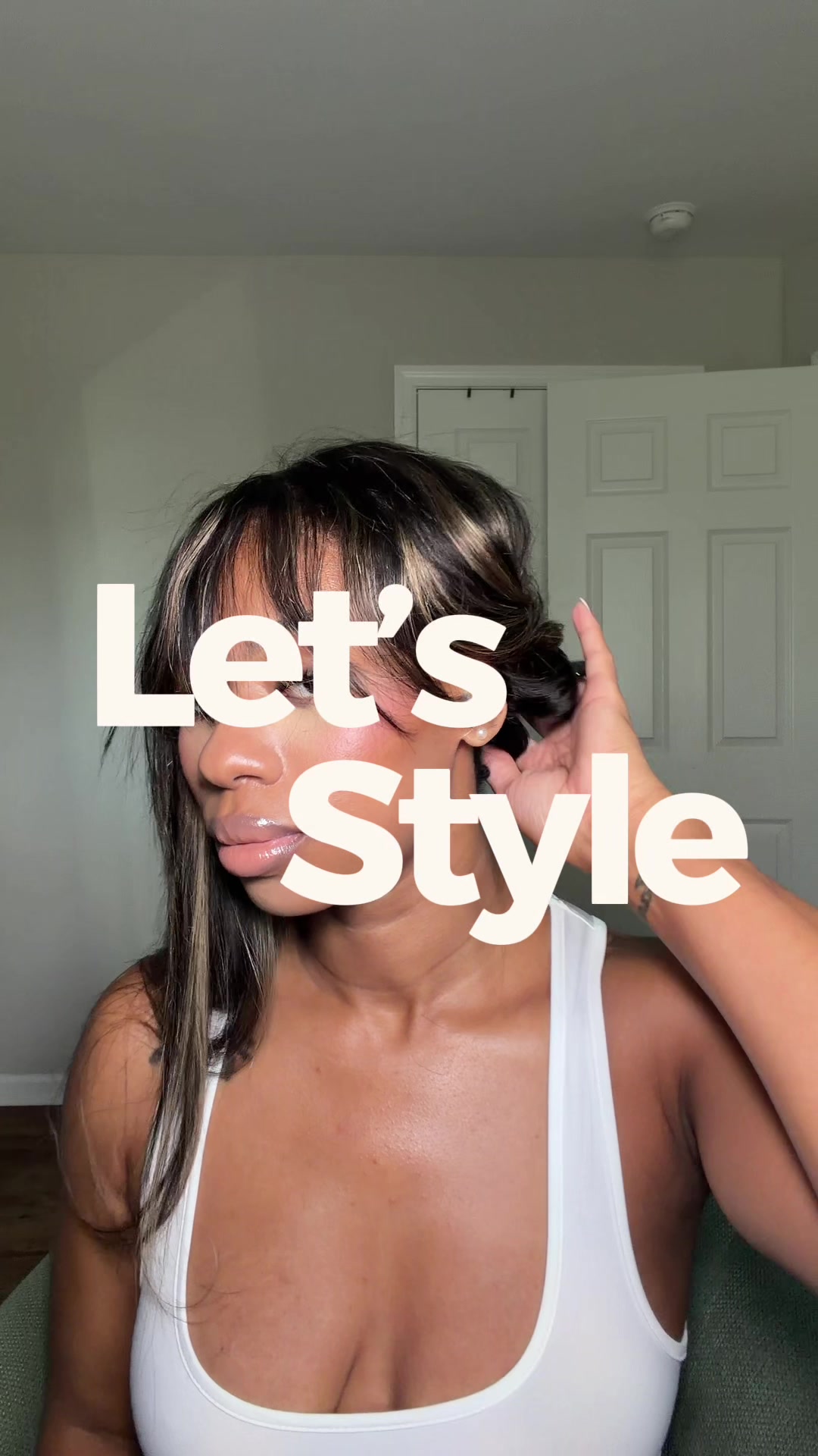 TikTok post by @_shanpryor for Jessie’s Wig. Caption reads: Okay now let’s style this wig how I like it! I....