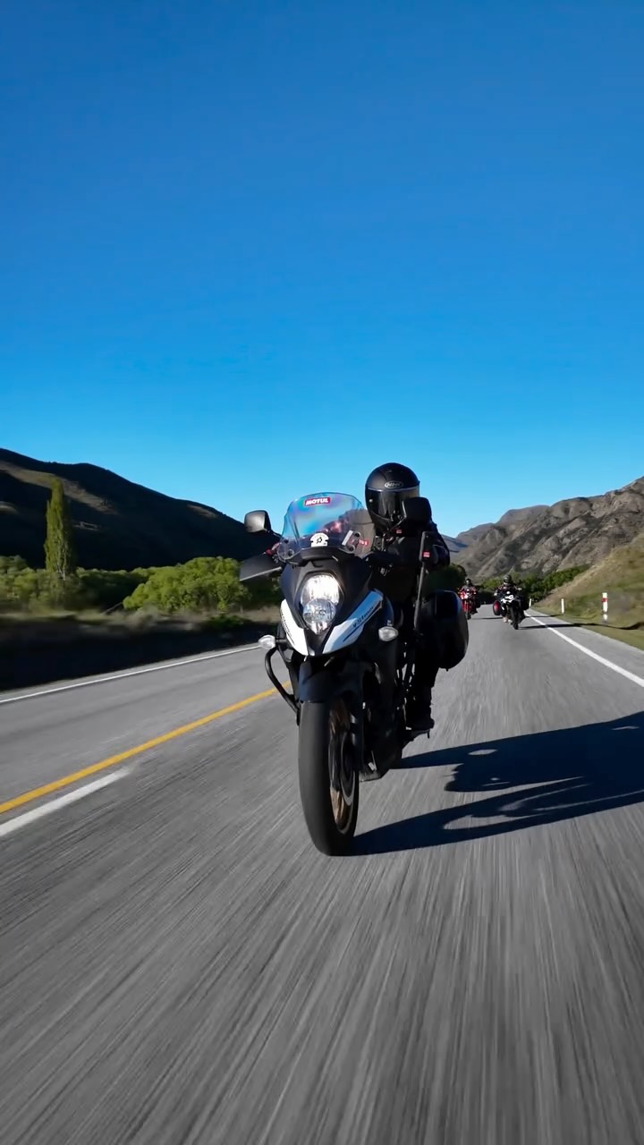 Instagram post by @akangmv_ for Motul. Caption reads: Healing dulu biar gak pusing cari....