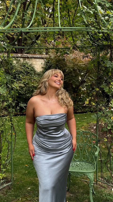 Instagram post by @mirandamorris for Meshki. Caption reads: a gentle reminder that YOU are a work of art....