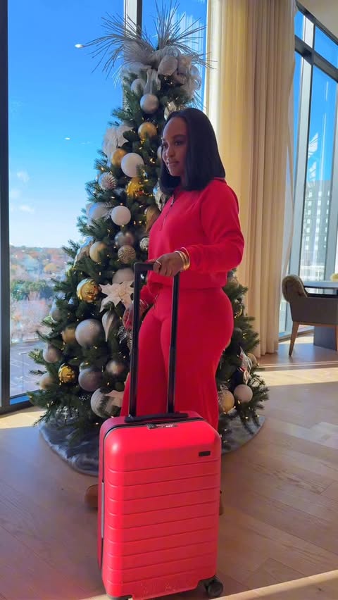 Instagram post by @heyitstyhill for DICK'S Sporting Goods. Caption reads: [...] or ‘Holiday’ for all of my latest....