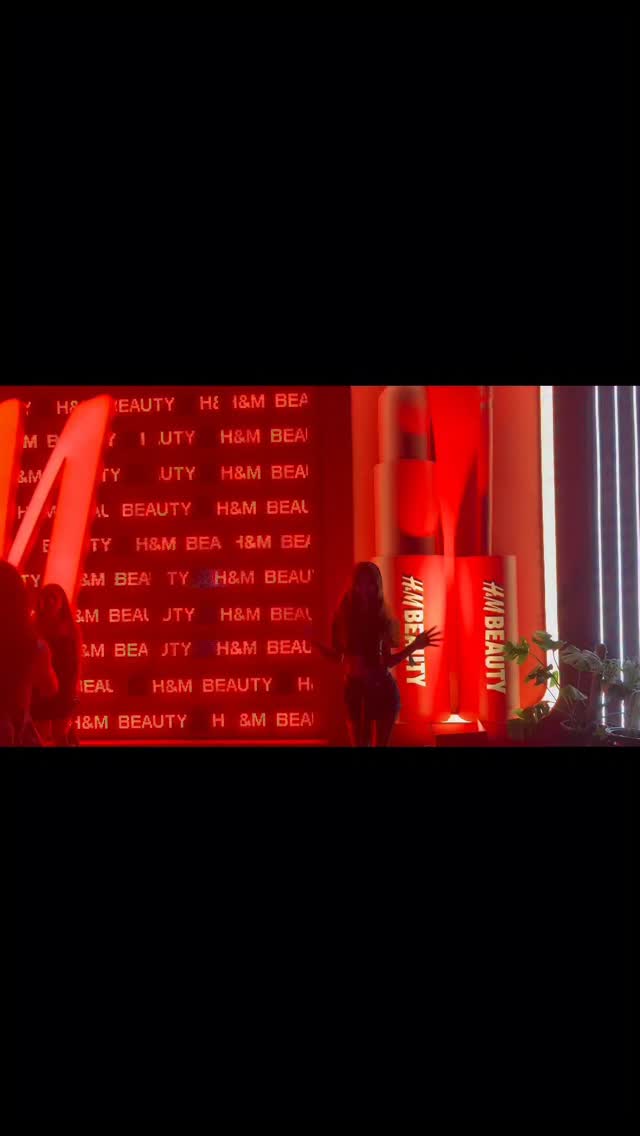 Instagram post by @aarnabediii16 for Lenovo. Caption reads: [...] @airbnb @googleindia @rupay_npci....